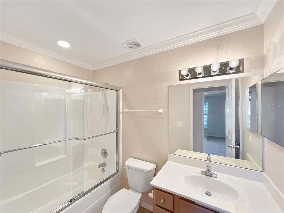 For Sale: $225,000 (2 beds, 2 baths, 1208 Square Feet)