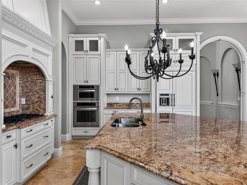 На продажу: $1,423,600 (4 спален, 5 ванн, 4305 Квадратных фут)