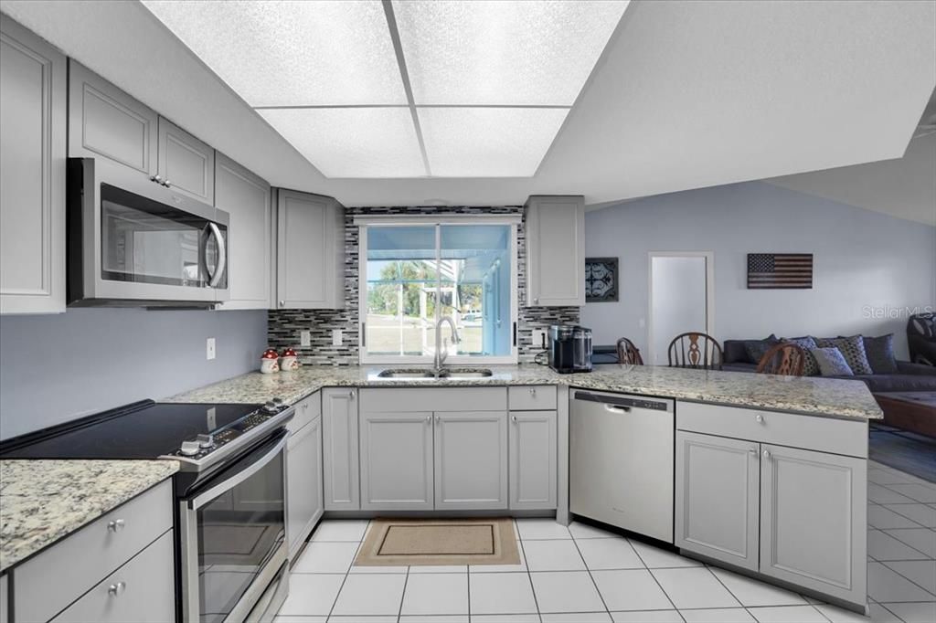 待售: $359,000 (3 贝兹, 2 浴室, 2066 平方英尺)