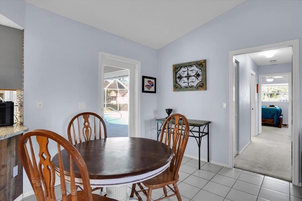 待售: $359,000 (3 贝兹, 2 浴室, 2066 平方英尺)