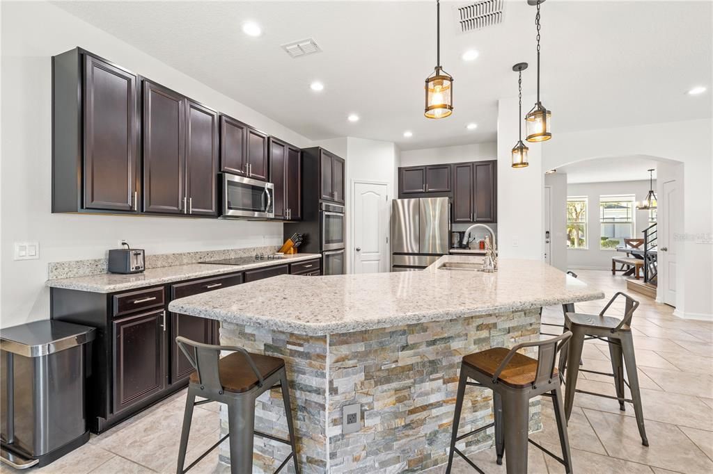 待售: $705,000 (4 贝兹, 3 浴室, 3284 平方英尺)