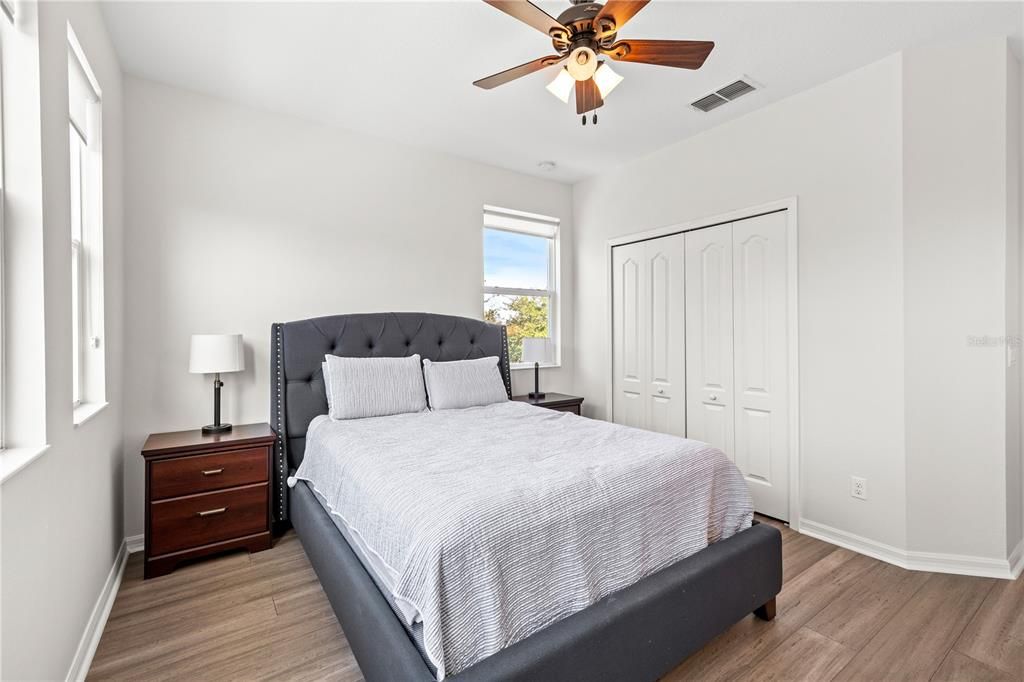 待售: $705,000 (4 贝兹, 3 浴室, 3284 平方英尺)