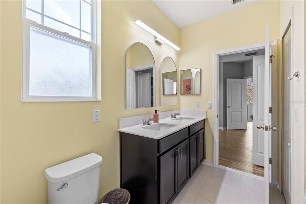 待售: $705,000 (4 贝兹, 3 浴室, 3284 平方英尺)