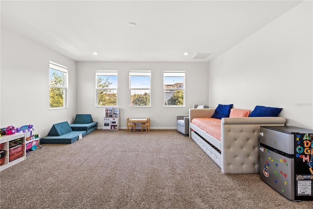 待售: $705,000 (4 贝兹, 3 浴室, 3284 平方英尺)