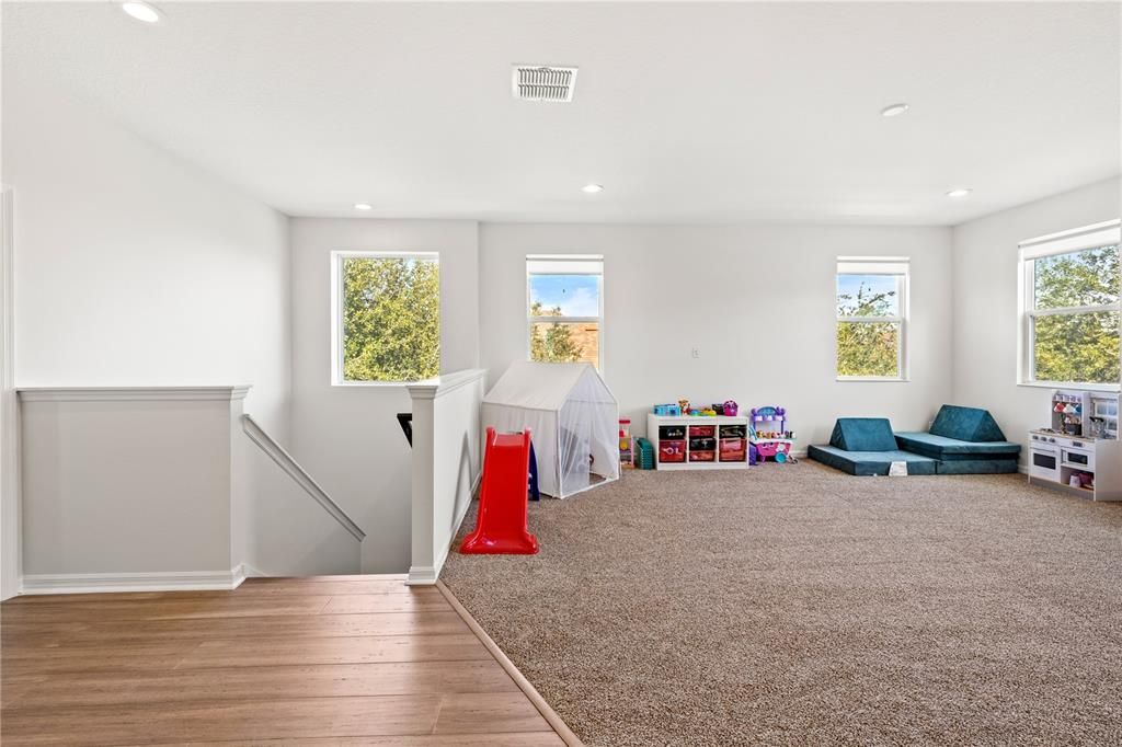 待售: $705,000 (4 贝兹, 3 浴室, 3284 平方英尺)