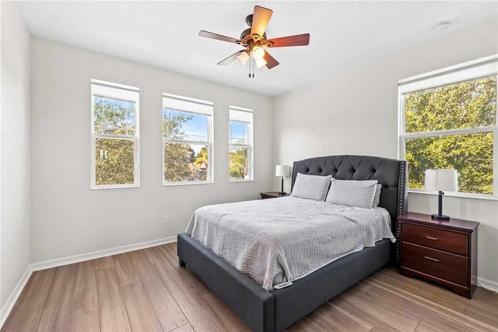 待售: $705,000 (4 贝兹, 3 浴室, 3284 平方英尺)