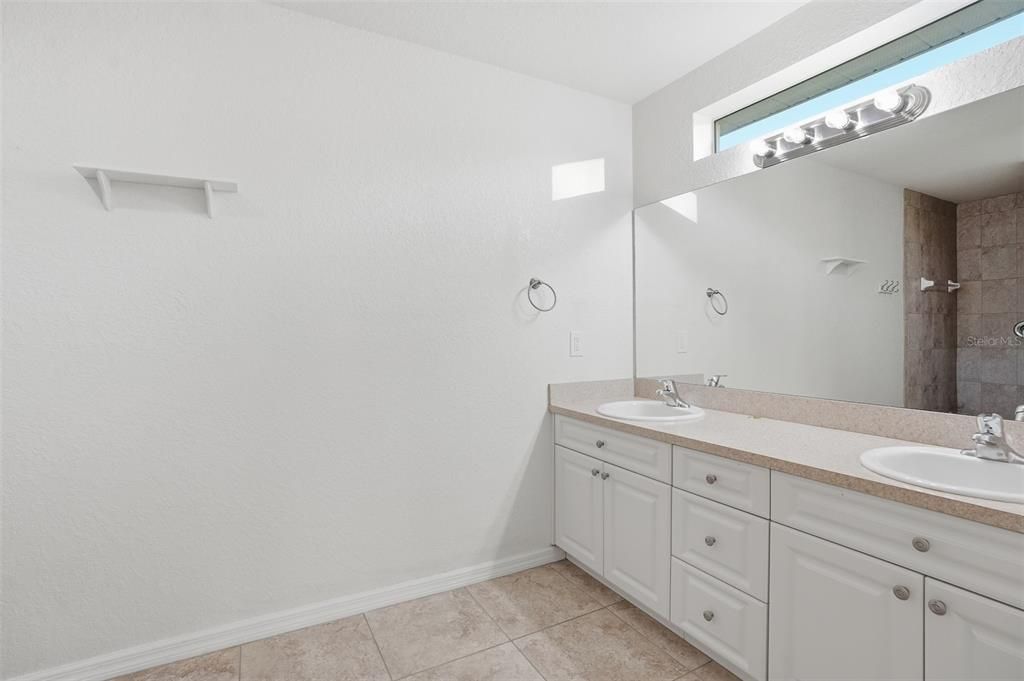 Active With Contract: $1,700 (4 beds, 2 baths, 1772 Square Feet)