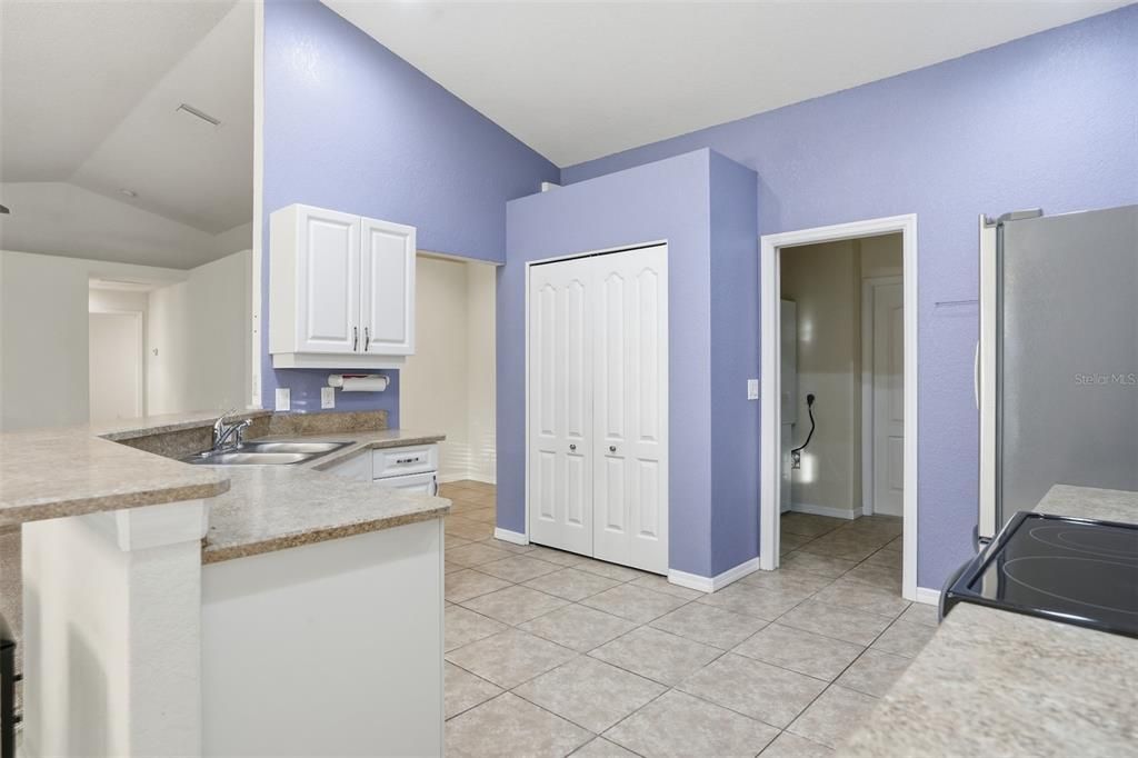 Active With Contract: $1,700 (4 beds, 2 baths, 1772 Square Feet)