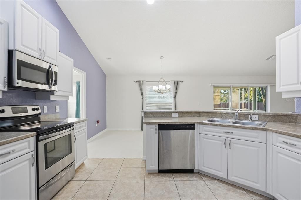 Active With Contract: $1,700 (4 beds, 2 baths, 1772 Square Feet)