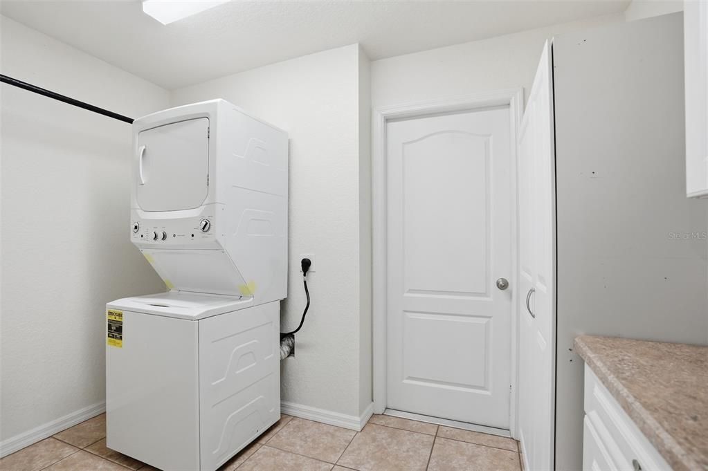 Active With Contract: $1,700 (4 beds, 2 baths, 1772 Square Feet)