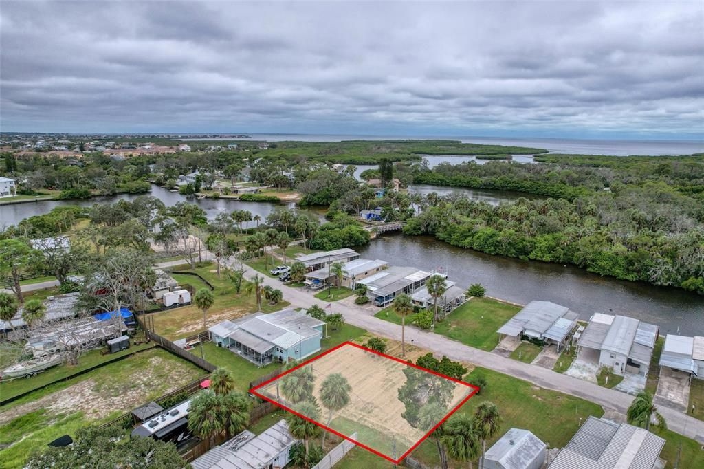 На продажу: $100,000 (0.03 acres)