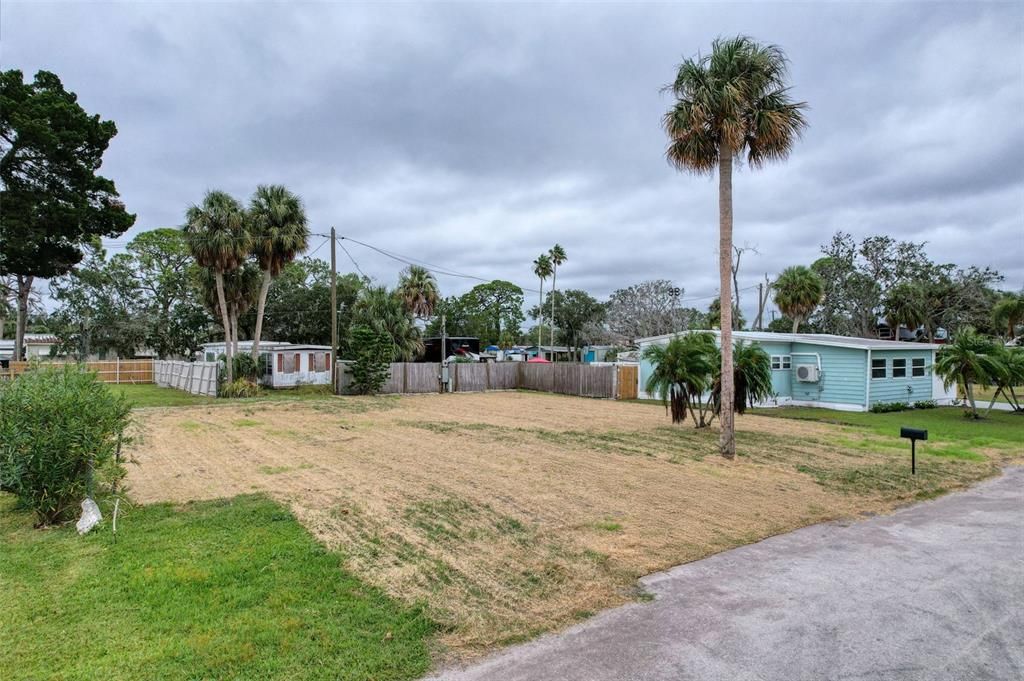 На продажу: $100,000 (0.03 acres)