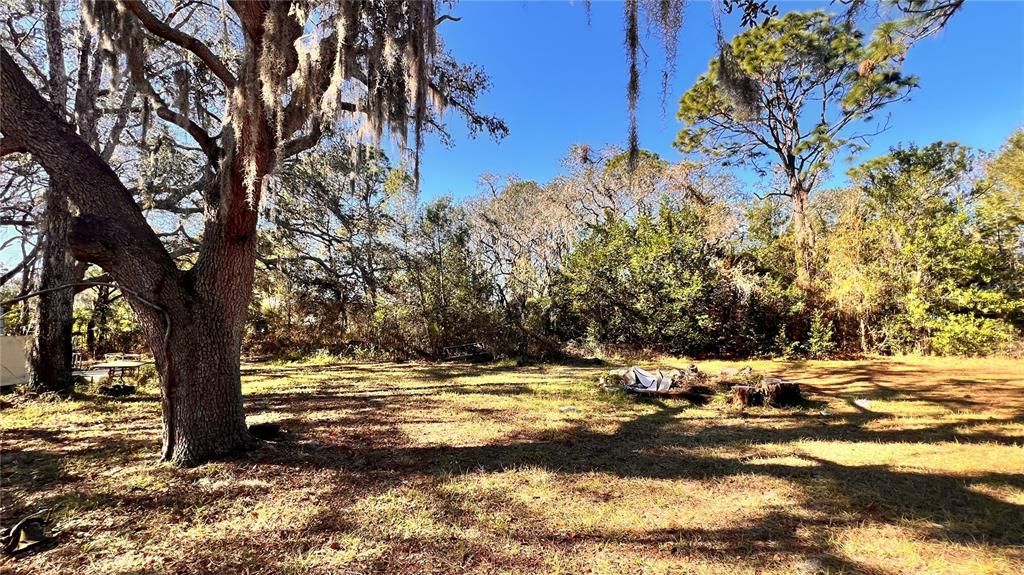 For Sale: $225,000 (2 beds, 1 baths, 966 Square Feet)