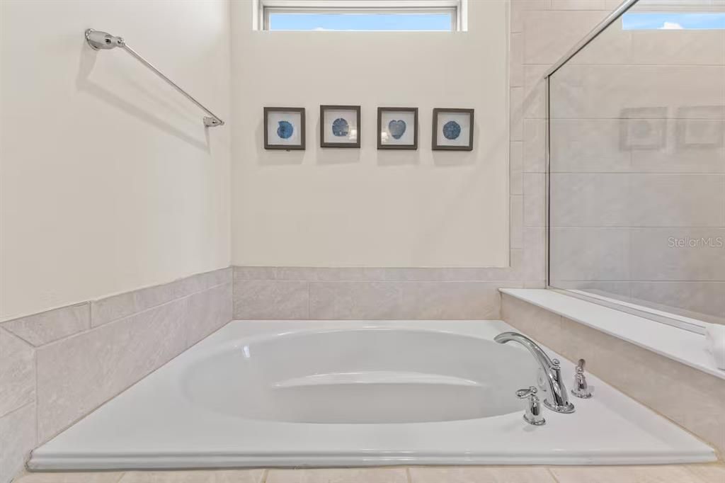 En Renta: $4,500 (6 camas, 4 baños, 3176 Pies cuadrados)