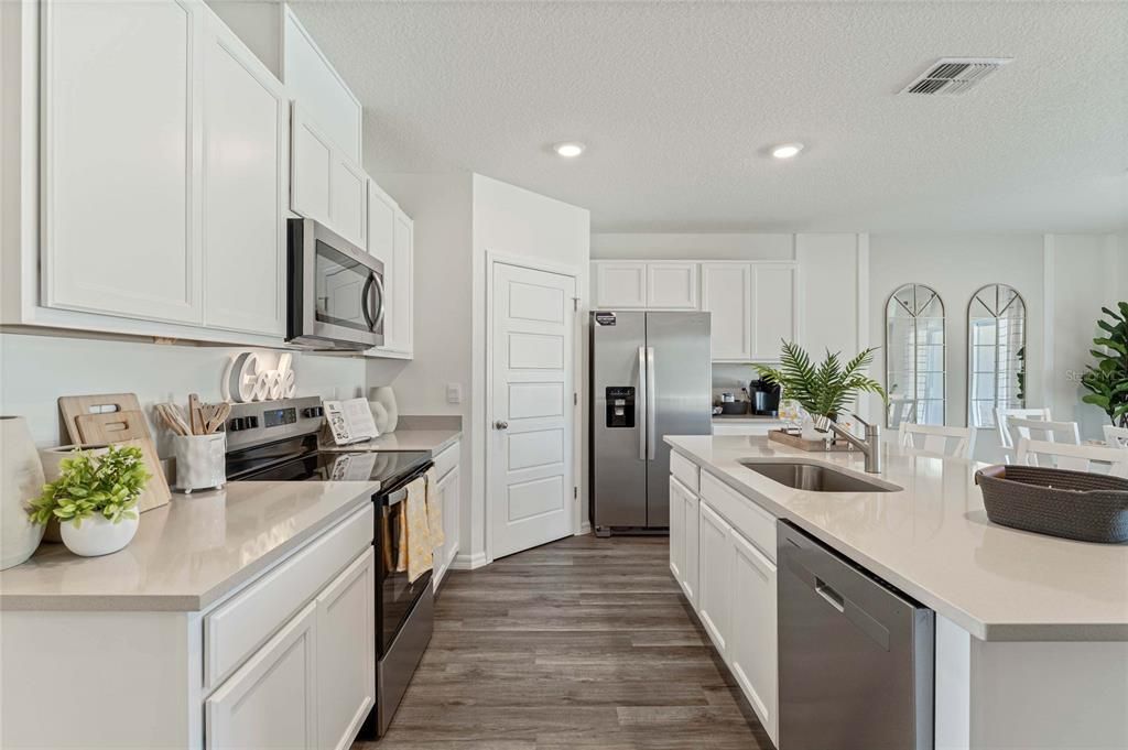 For Sale: $351,990 (4 beds, 2 baths, 1828 Square Feet)