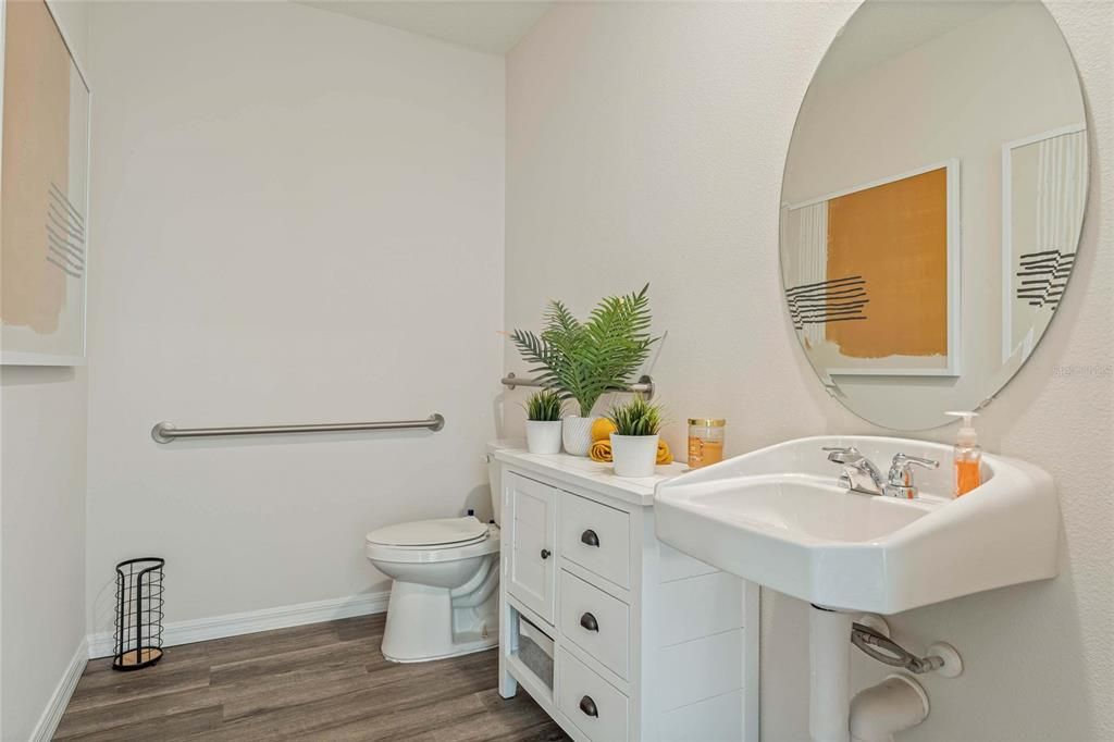 For Sale: $351,990 (4 beds, 2 baths, 1828 Square Feet)