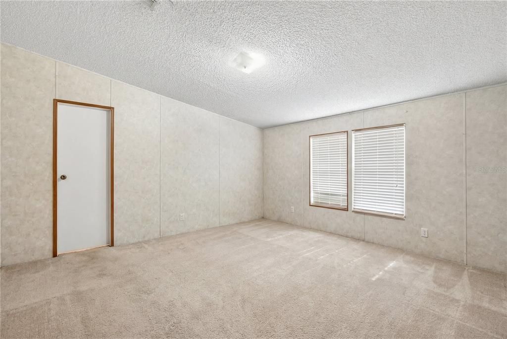 待售: $425,000 (4 贝兹, 3 浴室, 2356 平方英尺)