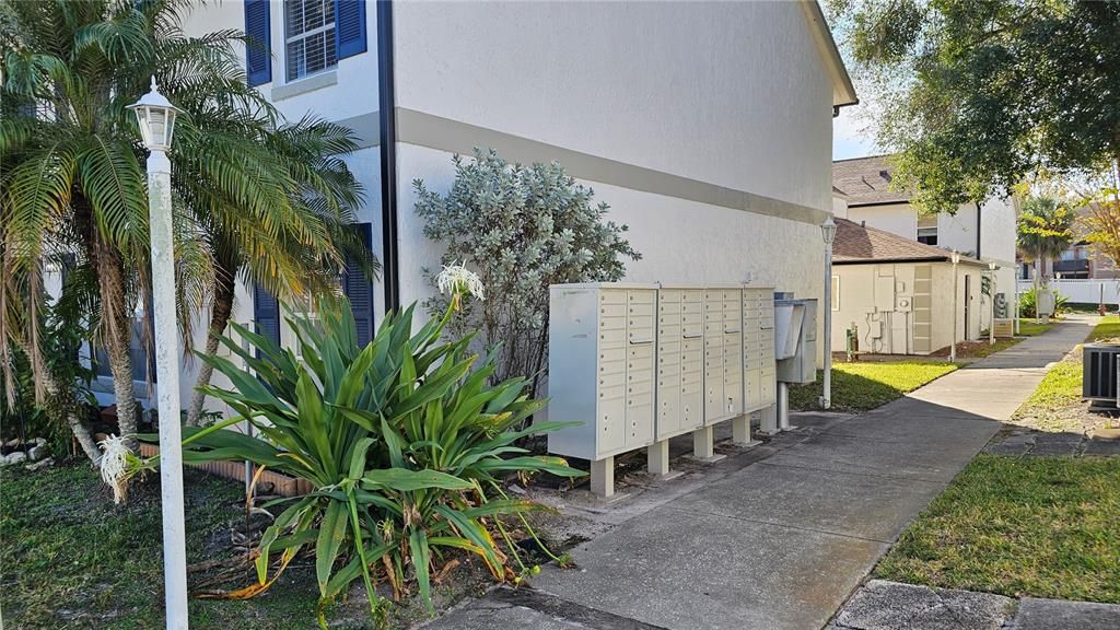 For Sale: $164,900 (2 beds, 2 baths, 840 Square Feet)