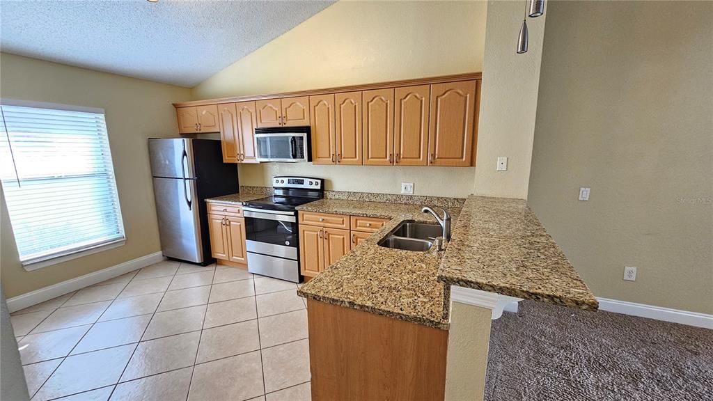 For Sale: $164,900 (2 beds, 2 baths, 840 Square Feet)