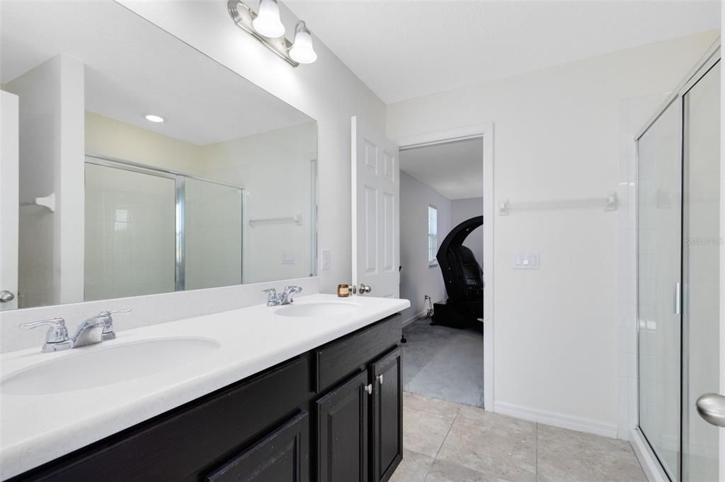 待售: $600,000 (7 贝兹, 6 浴室, 3584 平方英尺)