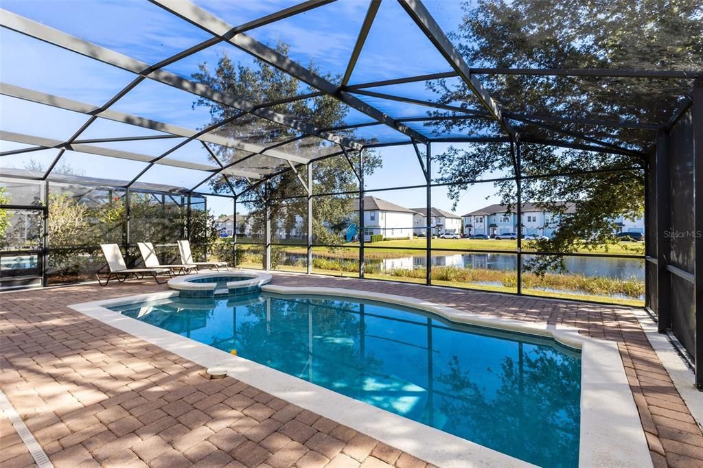 待售: $600,000 (7 贝兹, 6 浴室, 3584 平方英尺)