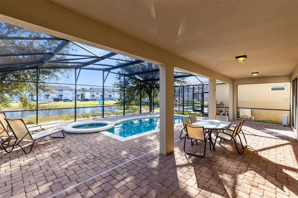 待售: $600,000 (7 贝兹, 6 浴室, 3584 平方英尺)