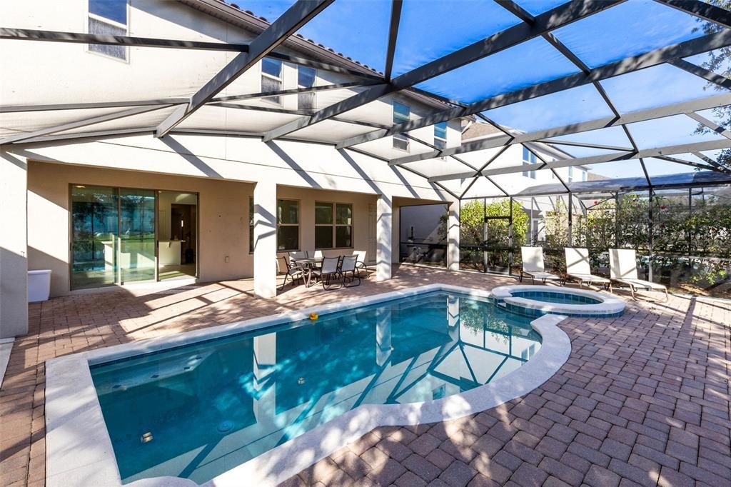 待售: $600,000 (7 贝兹, 6 浴室, 3584 平方英尺)