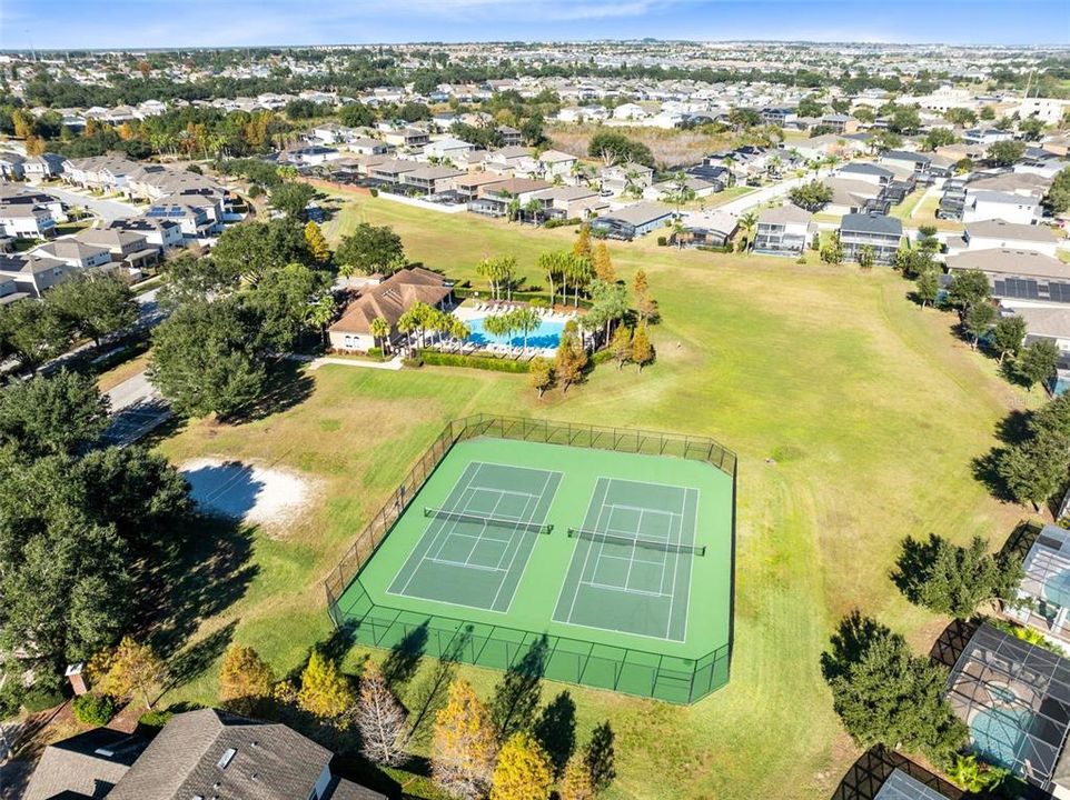 待售: $600,000 (7 贝兹, 6 浴室, 3584 平方英尺)