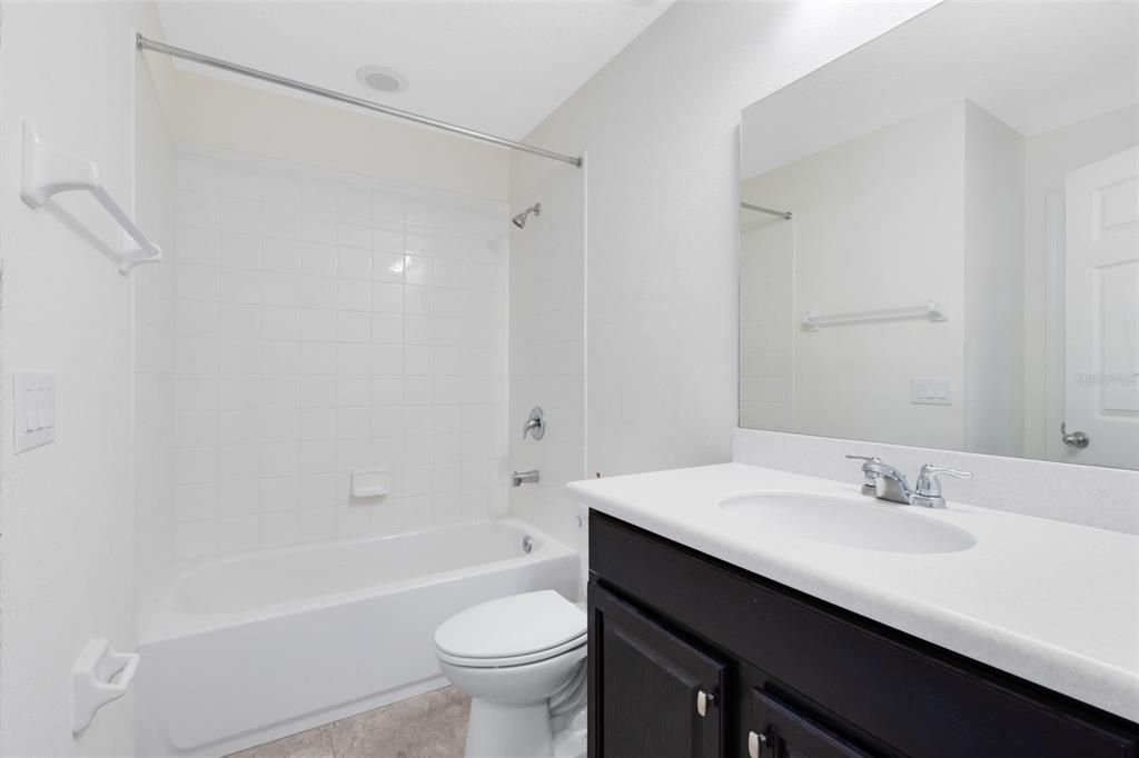 待售: $600,000 (7 贝兹, 6 浴室, 3584 平方英尺)