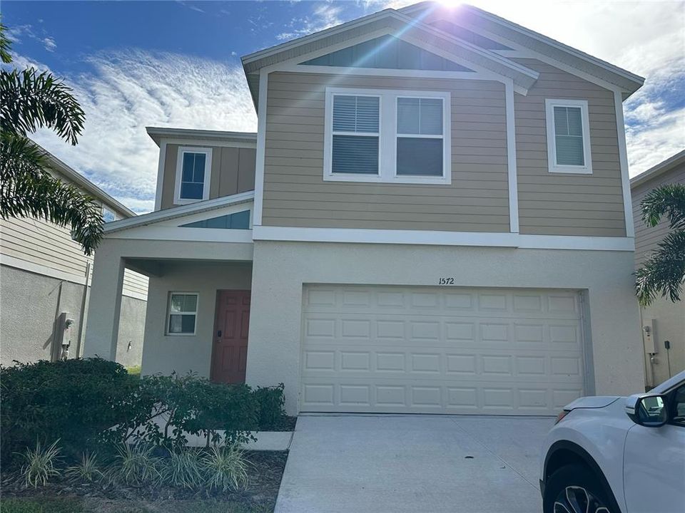 En Renta: $2,500 (5 camas, 3 baños, 2640 Pies cuadrados)