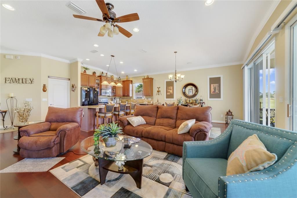 На продажу: $539,000 (3 спален, 2 ванн, 2102 Квадратных фут)