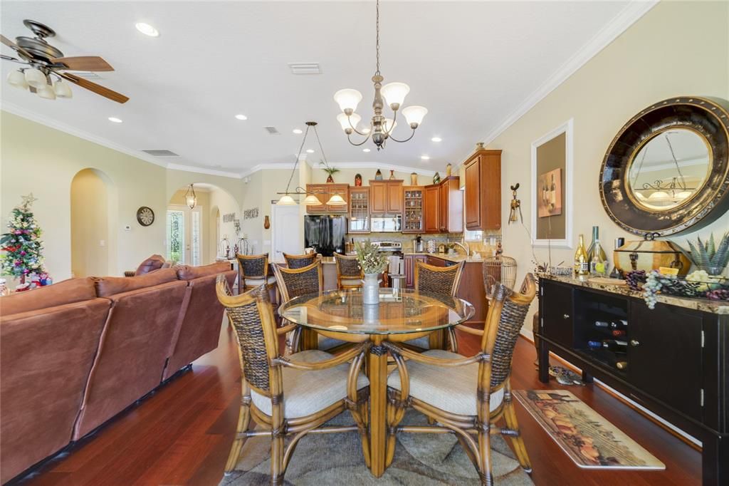 На продажу: $539,000 (3 спален, 2 ванн, 2102 Квадратных фут)