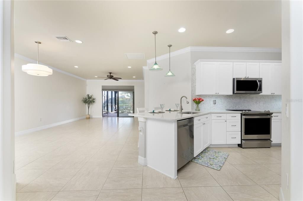 На продажу: $440,000 (2 спален, 2 ванн, 1608 Квадратных фут)