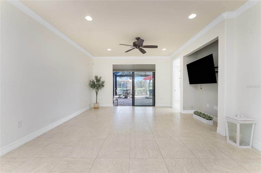 На продажу: $440,000 (2 спален, 2 ванн, 1608 Квадратных фут)