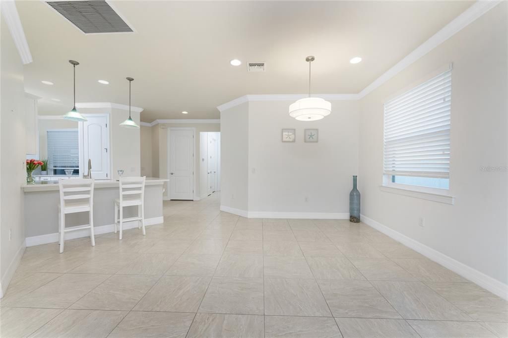 На продажу: $440,000 (2 спален, 2 ванн, 1608 Квадратных фут)