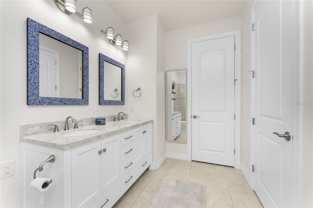 На продажу: $440,000 (2 спален, 2 ванн, 1608 Квадратных фут)