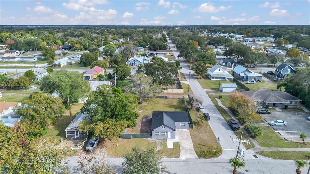 待售: $325,000 (5 贝兹, 2 浴室, 1379 平方英尺)