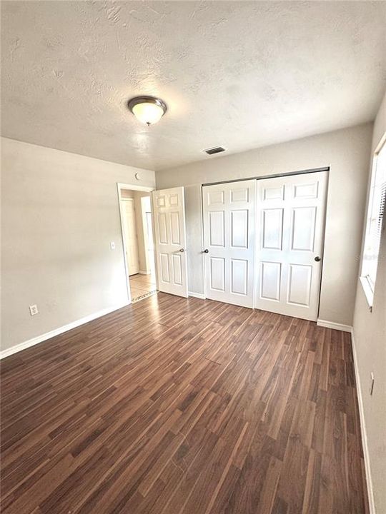 For Sale: $275,000 (3 beds, 2 baths, 1597 Square Feet)