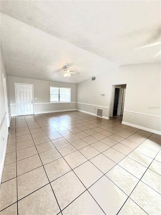 For Sale: $275,000 (3 beds, 2 baths, 1597 Square Feet)