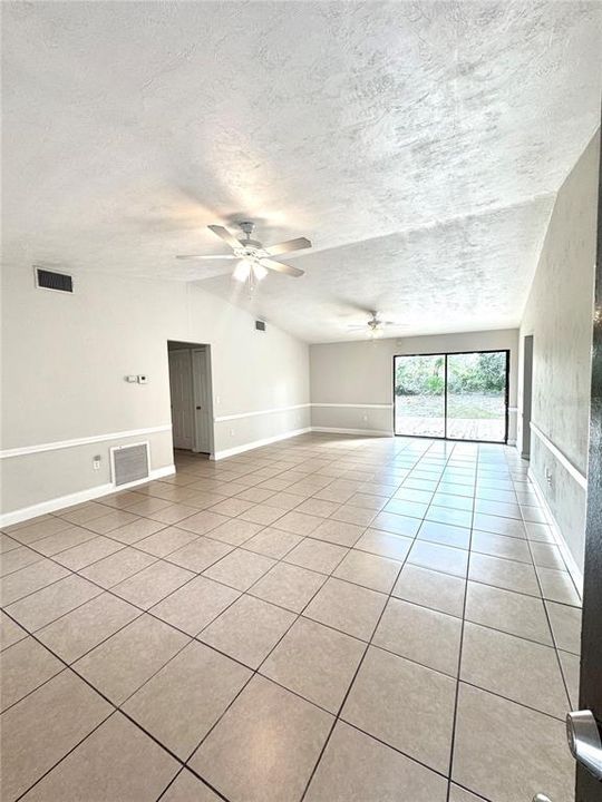 For Sale: $275,000 (3 beds, 2 baths, 1597 Square Feet)