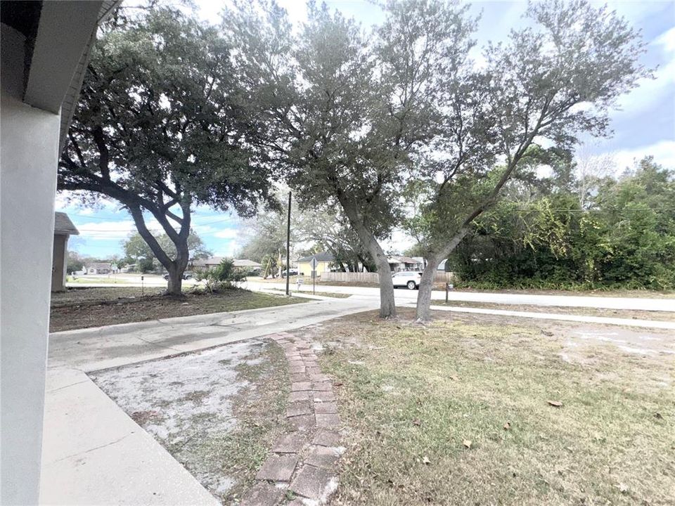 For Sale: $275,000 (3 beds, 2 baths, 1597 Square Feet)