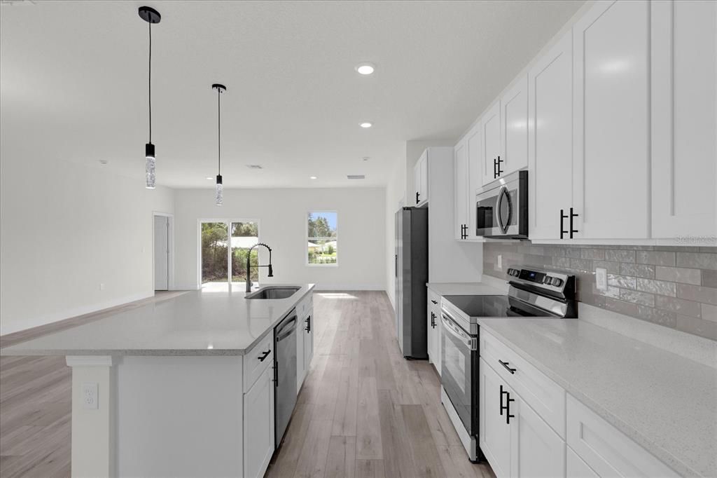 For Rent: $1,899 (4 beds, 2 baths, 1765 Square Feet)