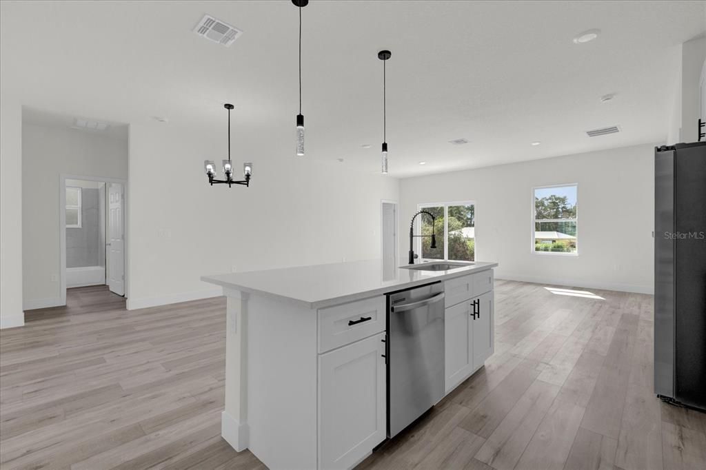 For Rent: $1,899 (4 beds, 2 baths, 1765 Square Feet)