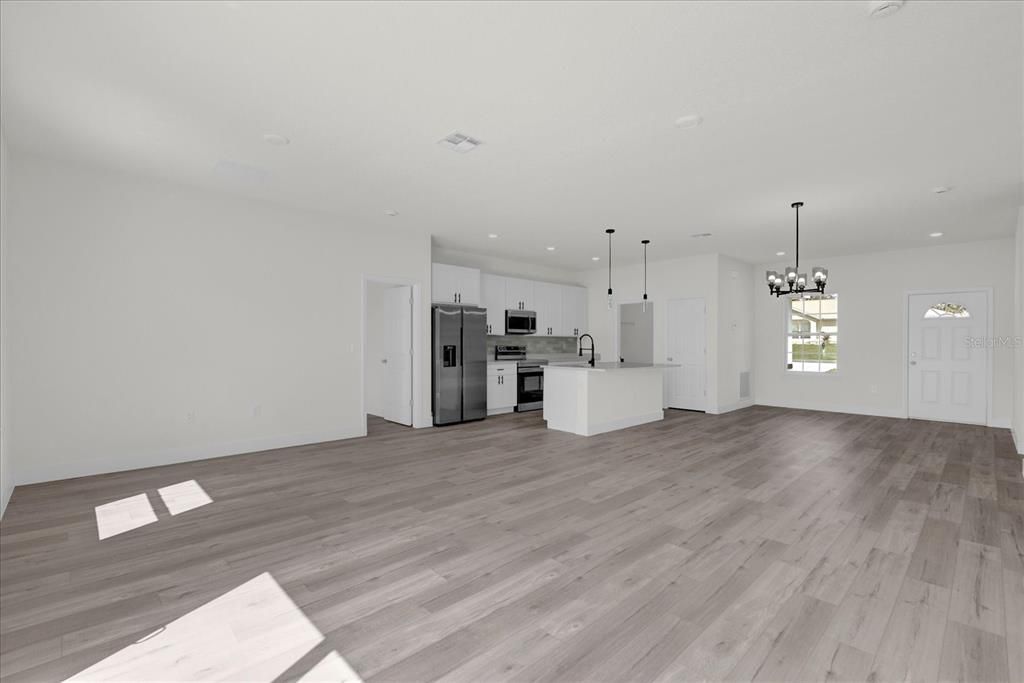 For Rent: $1,899 (4 beds, 2 baths, 1765 Square Feet)