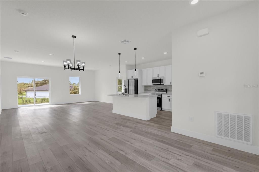 For Rent: $1,899 (4 beds, 2 baths, 1765 Square Feet)