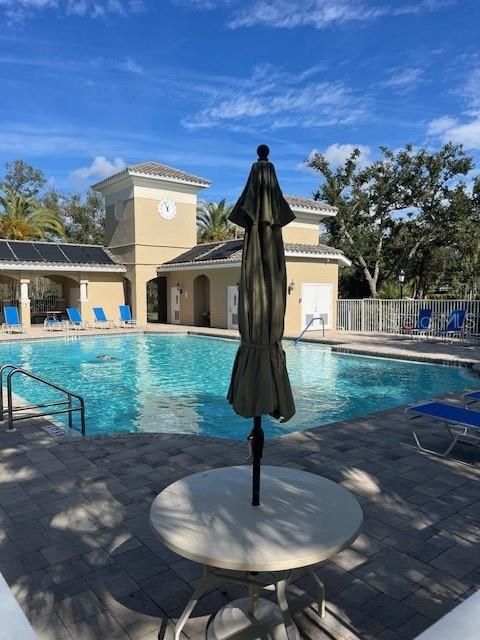 En Venta: $600,000 (4 camas, 2 baños, 2133 Pies cuadrados)