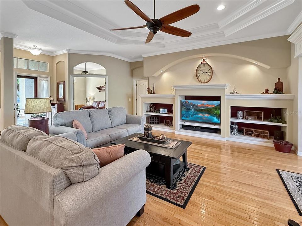 На продажу: $600,000 (4 спален, 2 ванн, 2133 Квадратных фут)