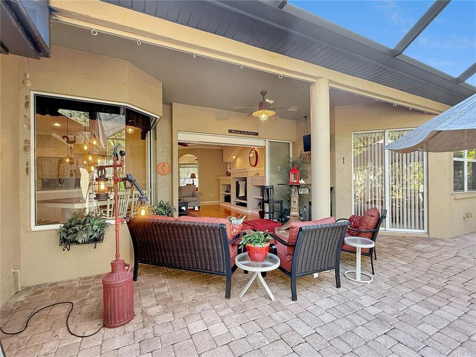 На продажу: $600,000 (4 спален, 2 ванн, 2133 Квадратных фут)