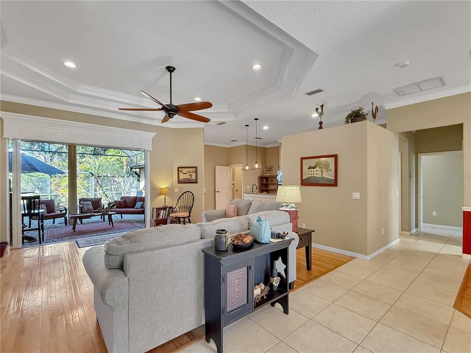 На продажу: $600,000 (4 спален, 2 ванн, 2133 Квадратных фут)