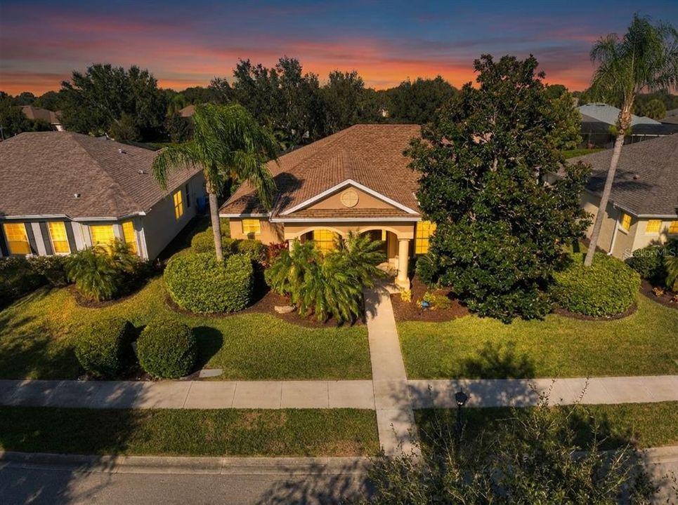 На продажу: $600,000 (4 спален, 2 ванн, 2133 Квадратных фут)